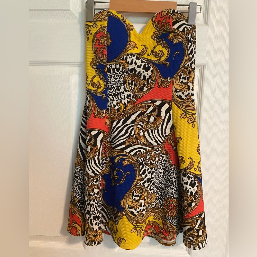 Heart-neck flowy dress